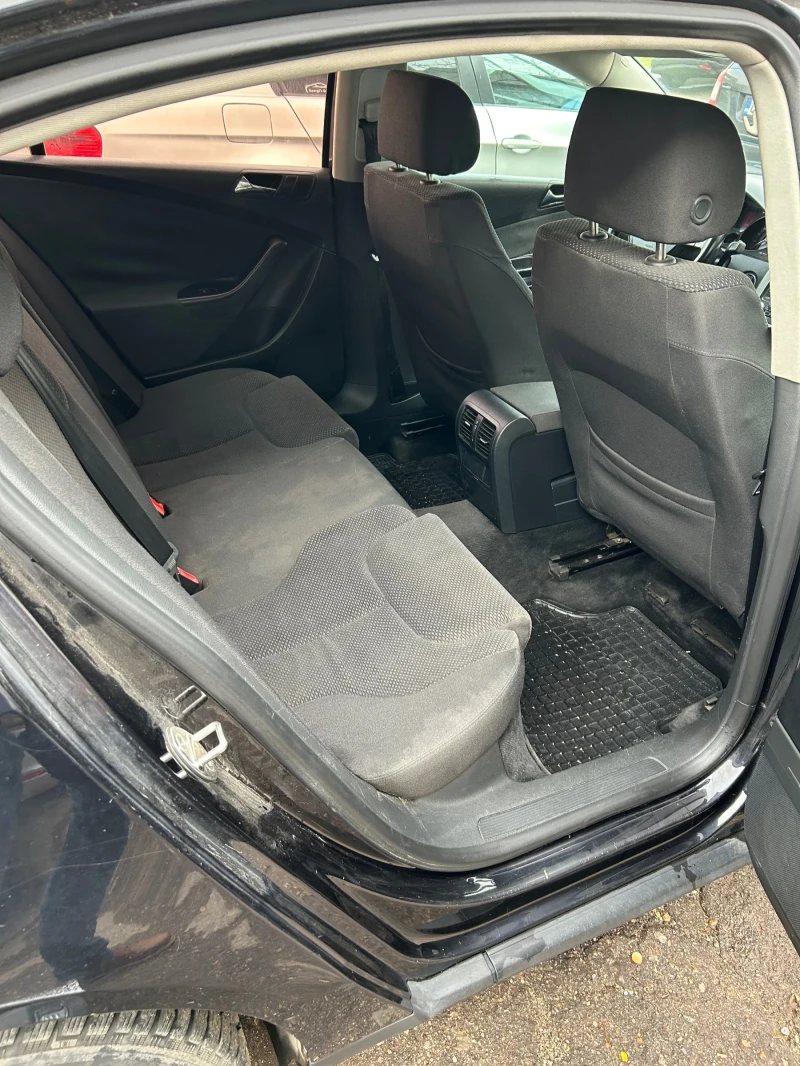 VW Passat, снимка 15 - Автомобили и джипове - 52633418
