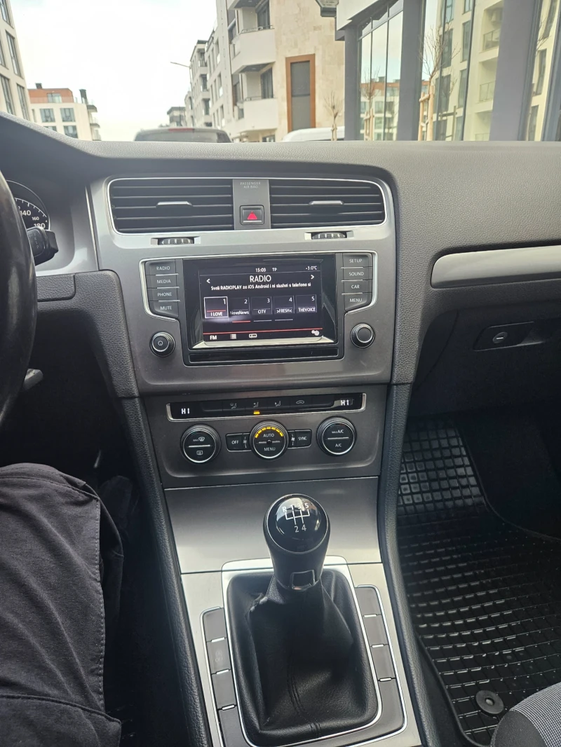 VW Golf 1.6tdi, снимка 5 - Автомобили и джипове - 53419066