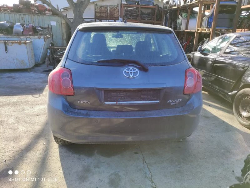 Toyota Auris 2.0 D4D, снимка 12 - Автомобили и джипове - 39858169