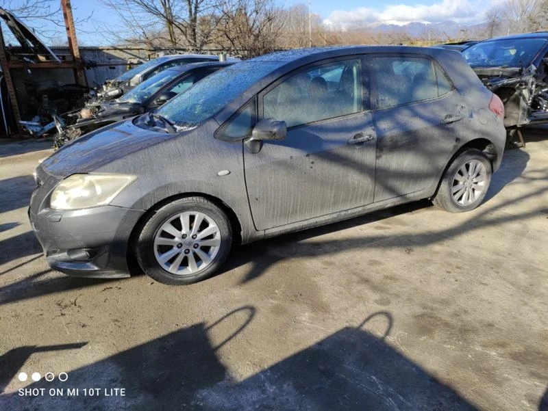 Toyota Auris 2.0 D4D, снимка 13 - Автомобили и джипове - 39858169