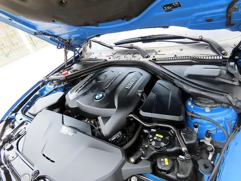 BMW 330, снимка 2 - Автомобили и джипове - 55302675
