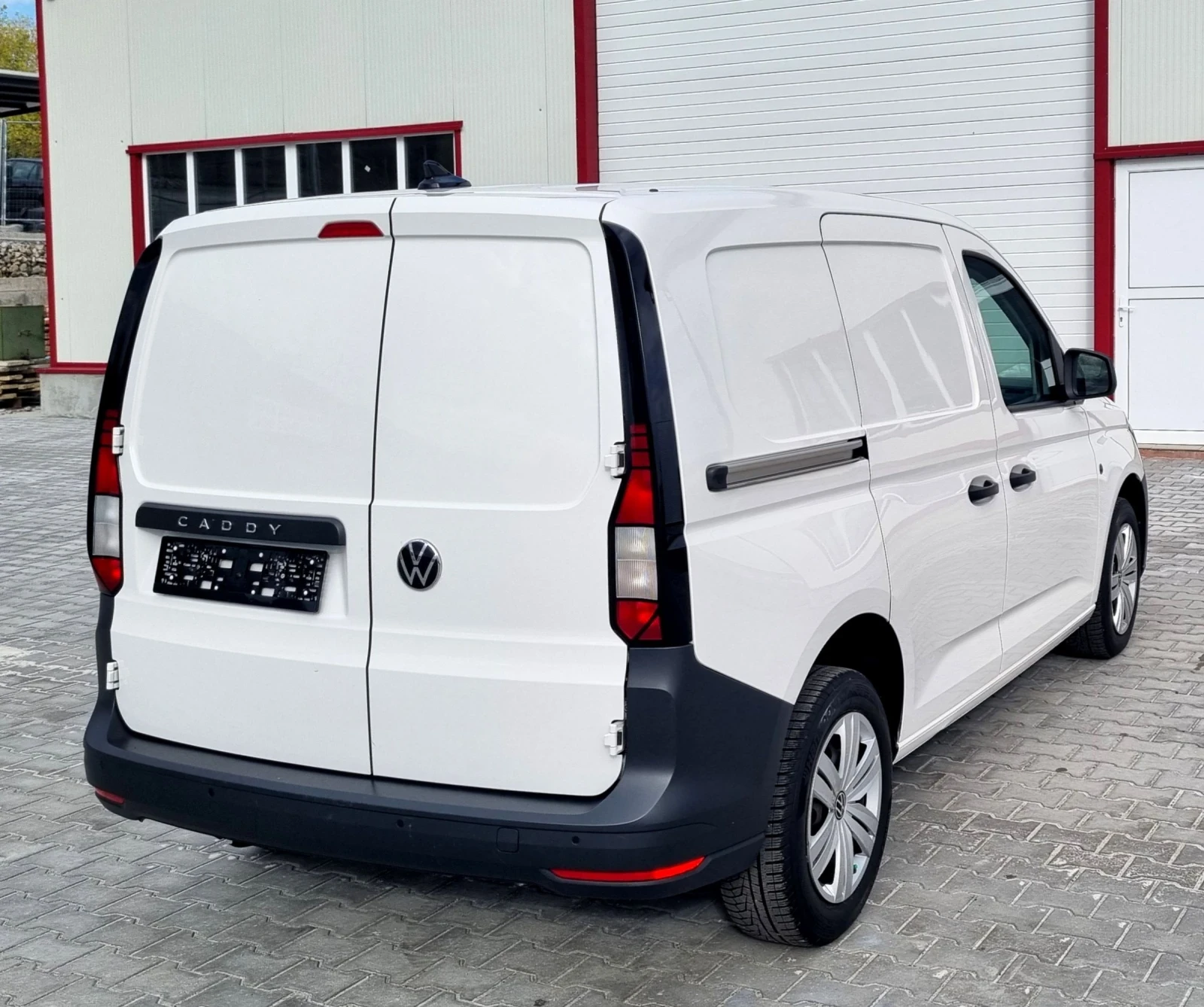 VW Caddy 2.0tdi  CARGO A/Т - изображение 4