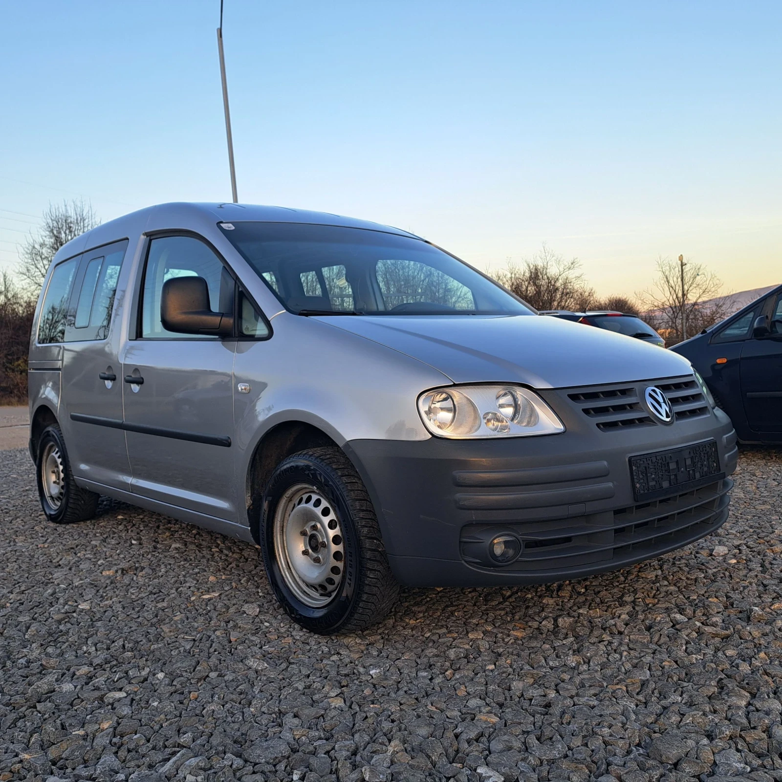 VW Caddy 1.6 LIFE  - изображение 2