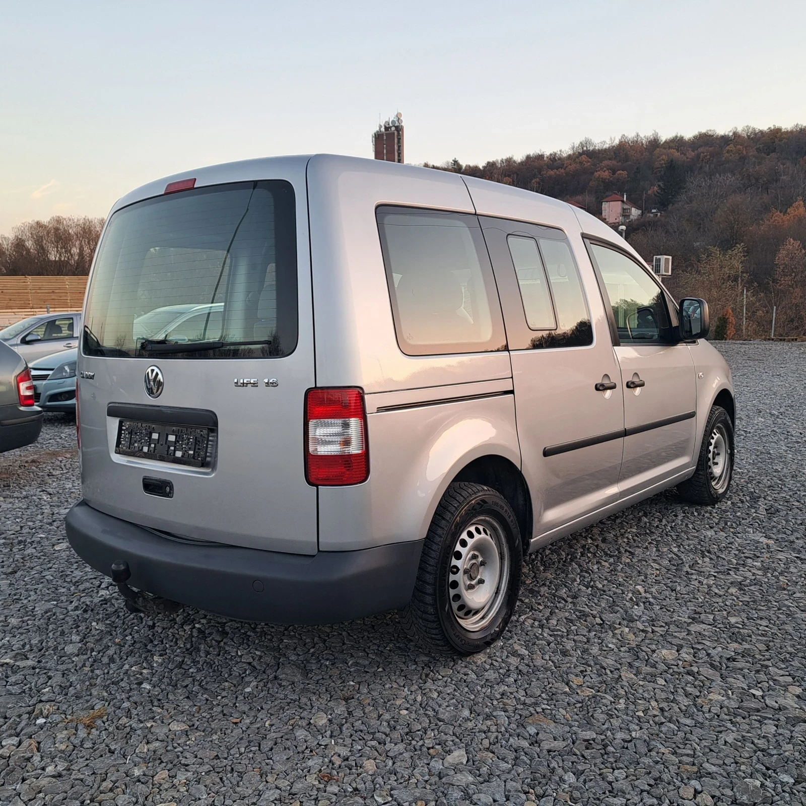 VW Caddy 1.6 LIFE  - изображение 7