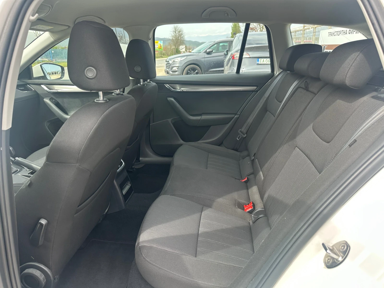 Skoda Octavia 2.0TDI DSG6 ОБСЛУЖЕНА - изображение 8