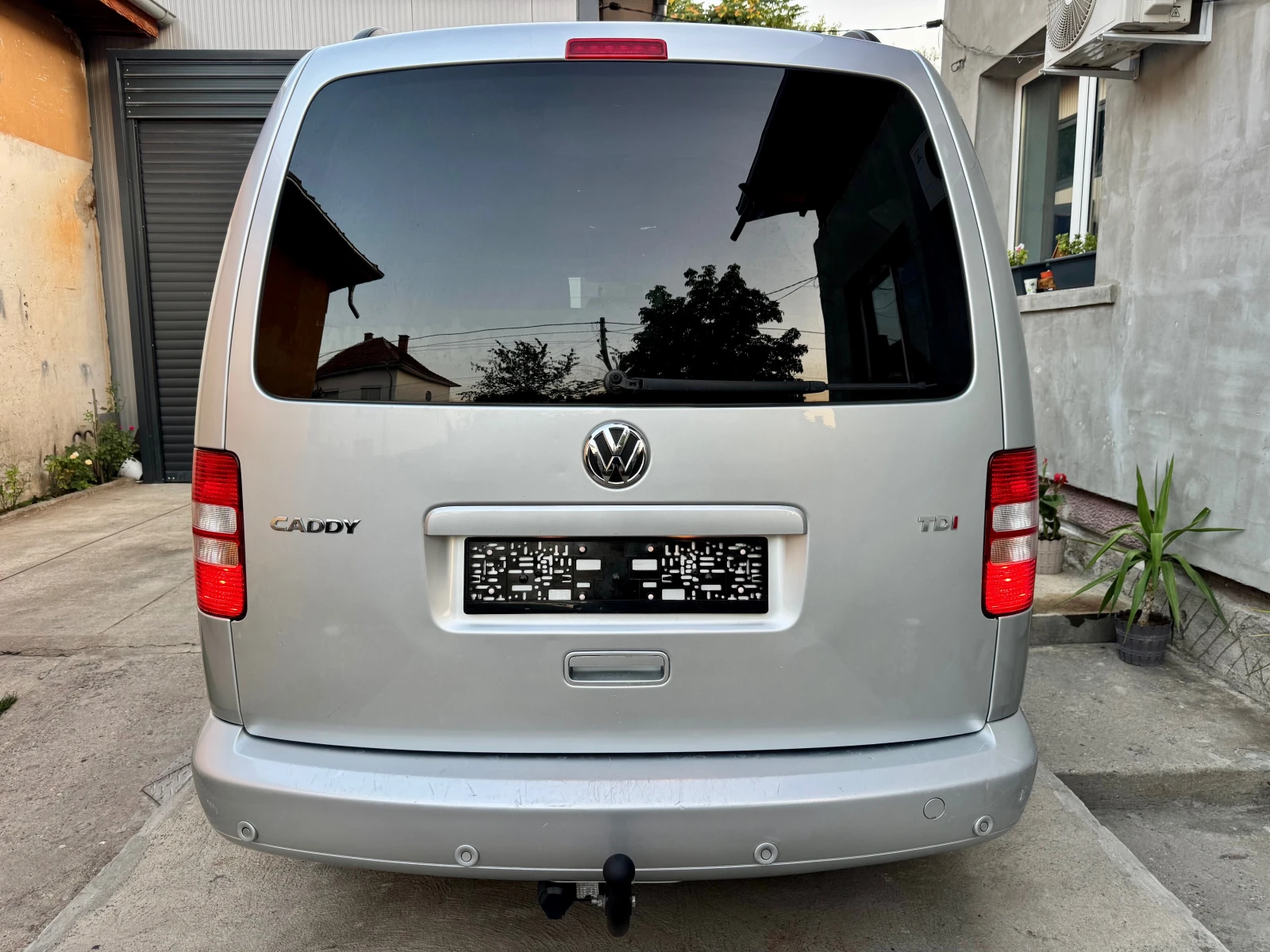VW Caddy 1.6TDi-Maxi 7м. - изображение 6
