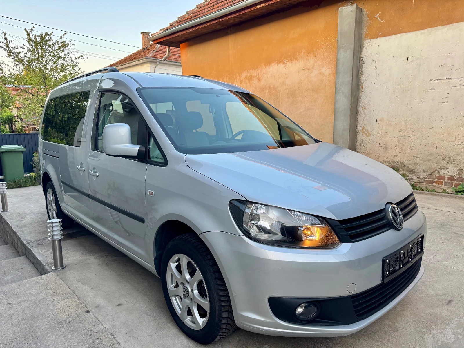 VW Caddy 1.6TDi-Maxi 7м. - изображение 3