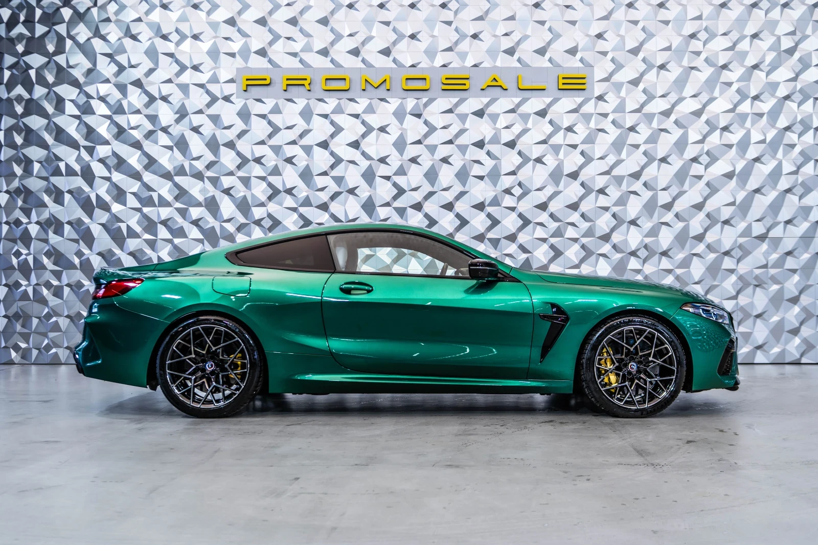 BMW M8 Competition* Bowers and Wilkins* Лизинг* Ceramic - изображение 6