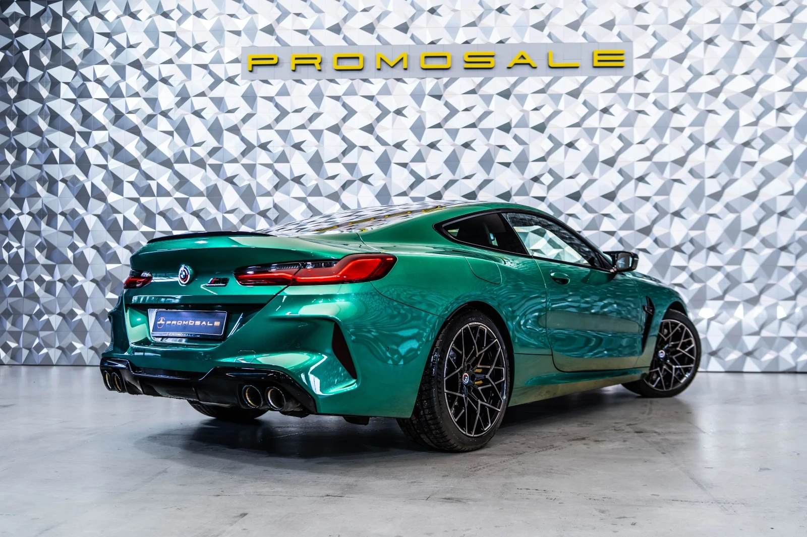 BMW M8 Competition* Bowers and Wilkins* Лизинг* Ceramic - изображение 5