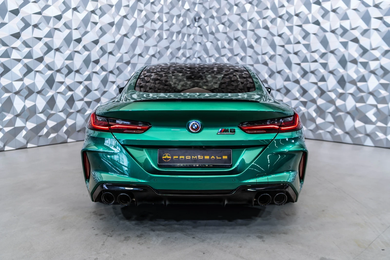 BMW M8 Competition* Bowers and Wilkins* Лизинг* Ceramic - изображение 4