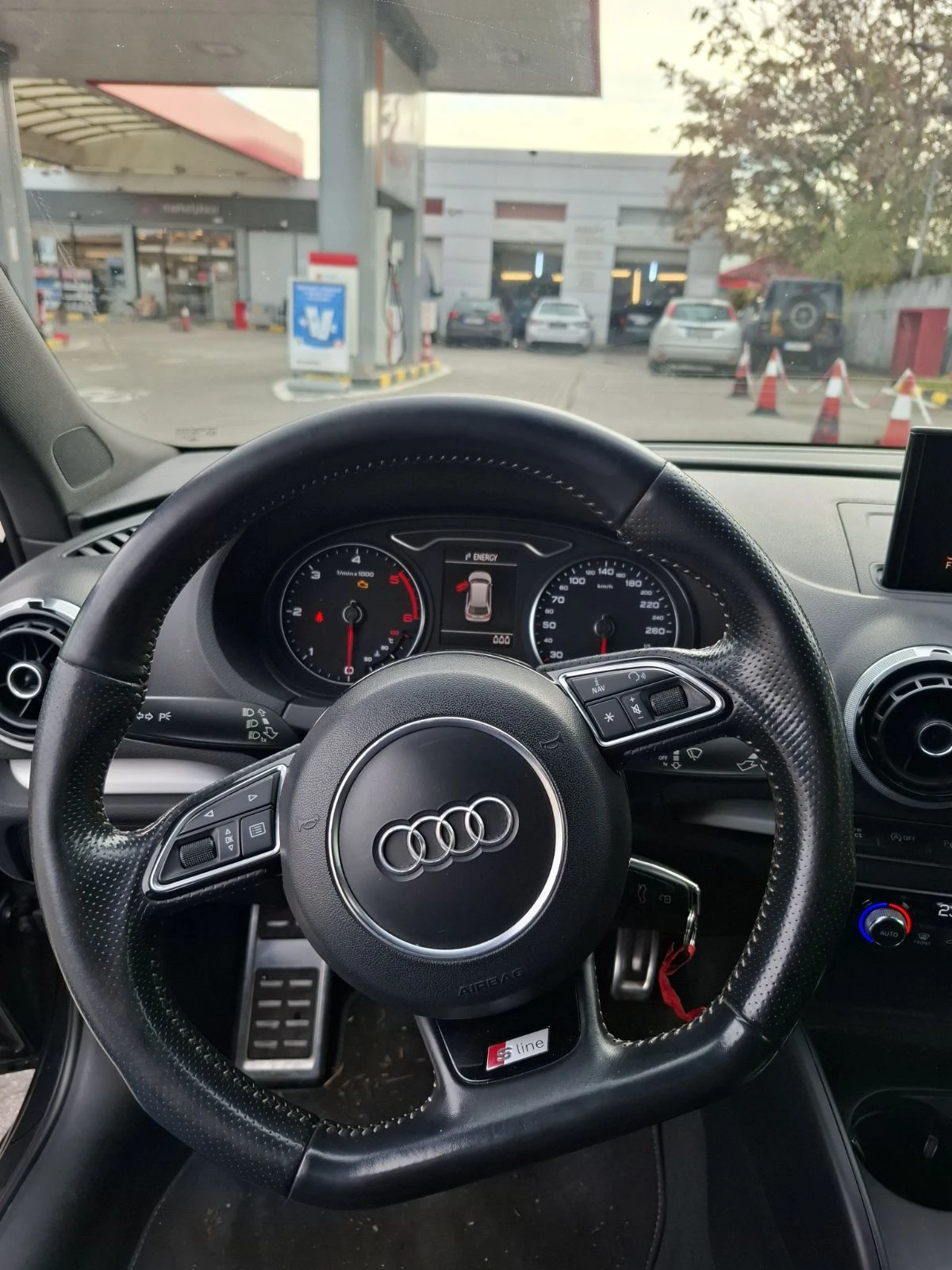 Audi A3 S line Sportpaket - Панорама/подгрев/кожен салон - изображение 8