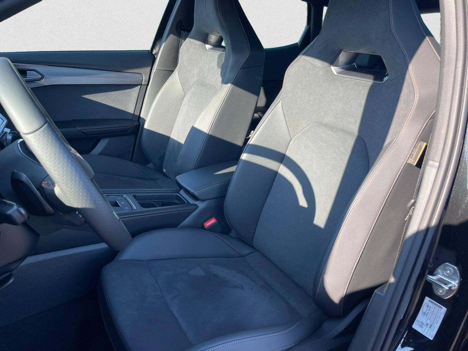 Cupra Formentor VZ* FACELIFT* AWD* MEMORY* DISTR* KEYLESS* LED* CA - изображение 7