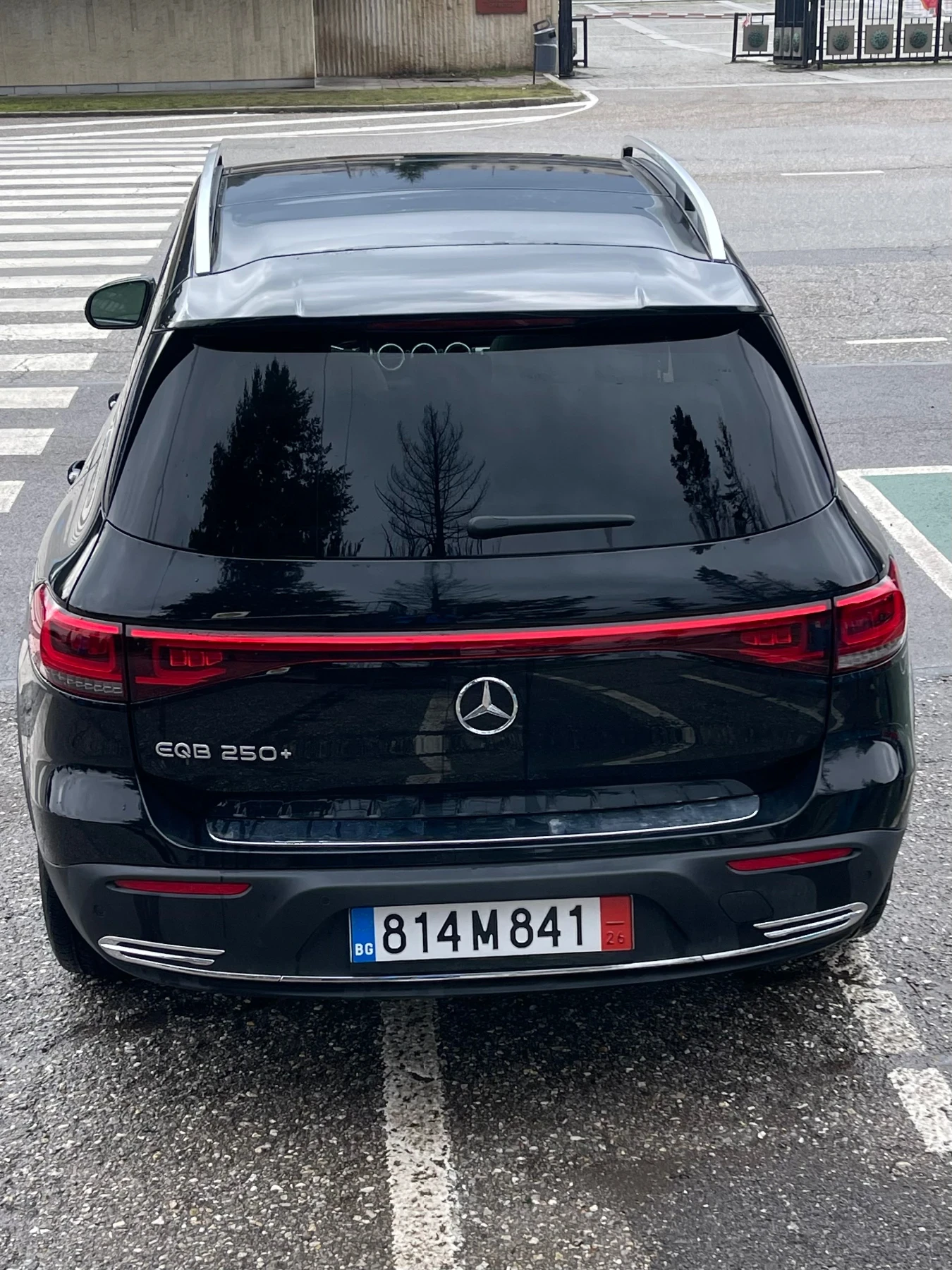 Mercedes-Benz EQB 250+  - изображение 4