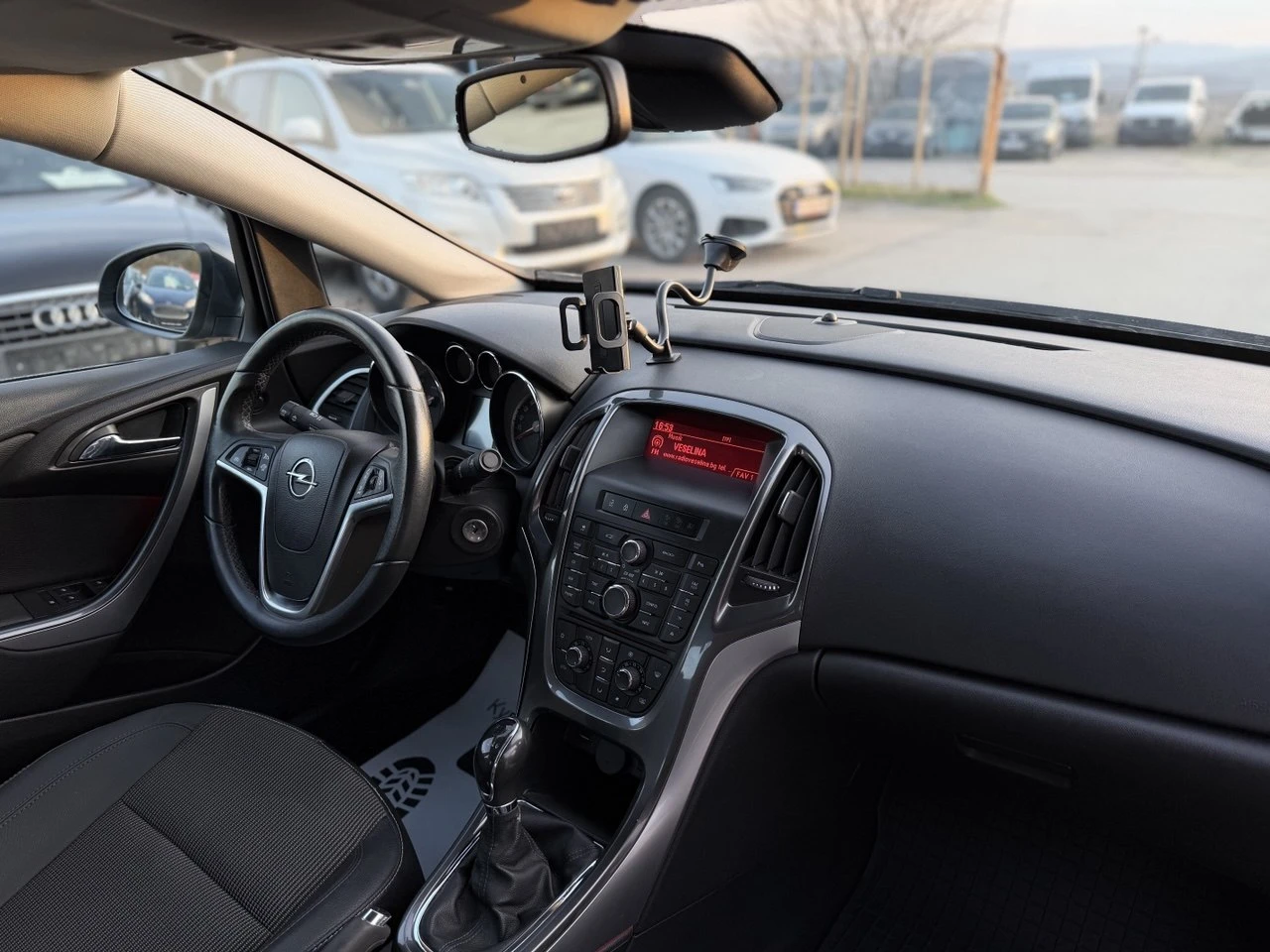 Opel Astra 1.7CDTI SEDAN, снимка 16 - Автомобили и джипове - 53880627