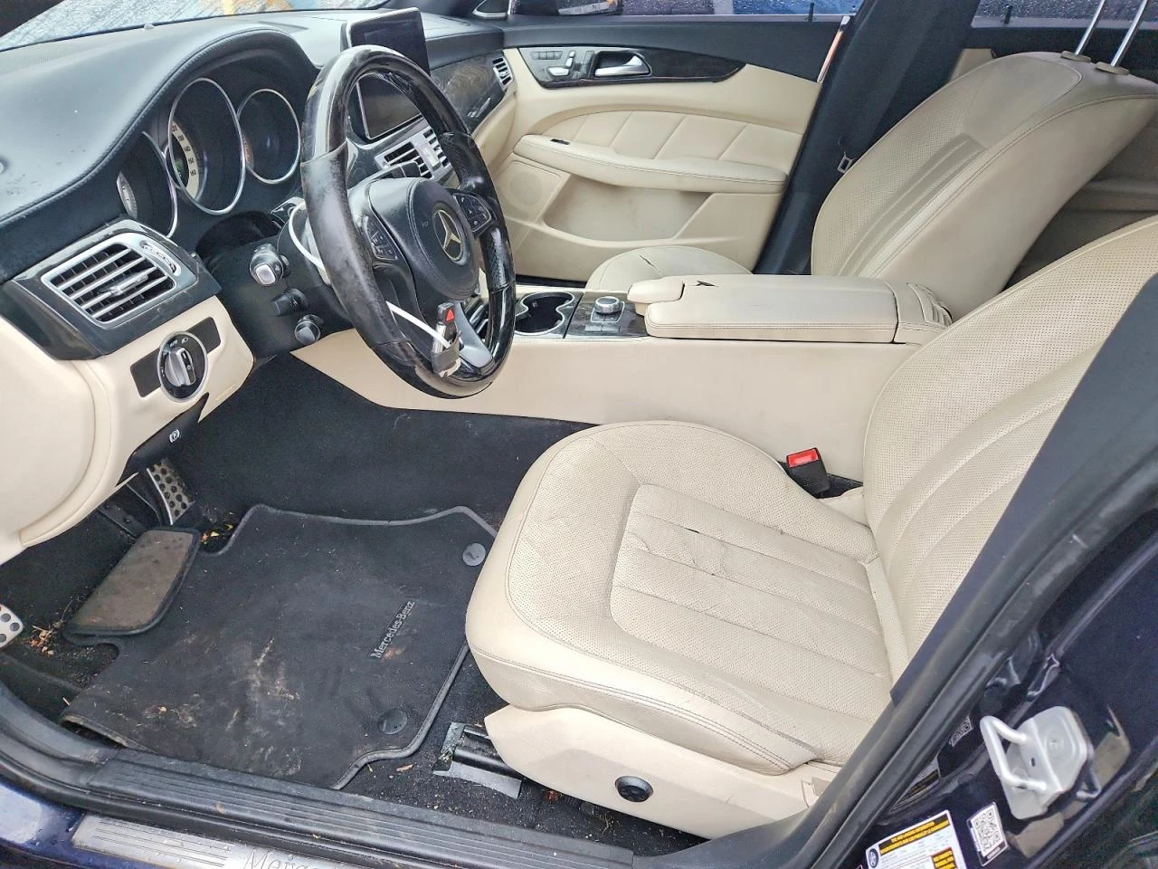 Mercedes-Benz CLS 400 4MATIC* CARFAX* AВТОЛИЗИНГ, снимка 7 - Автомобили и джипове - 53963784