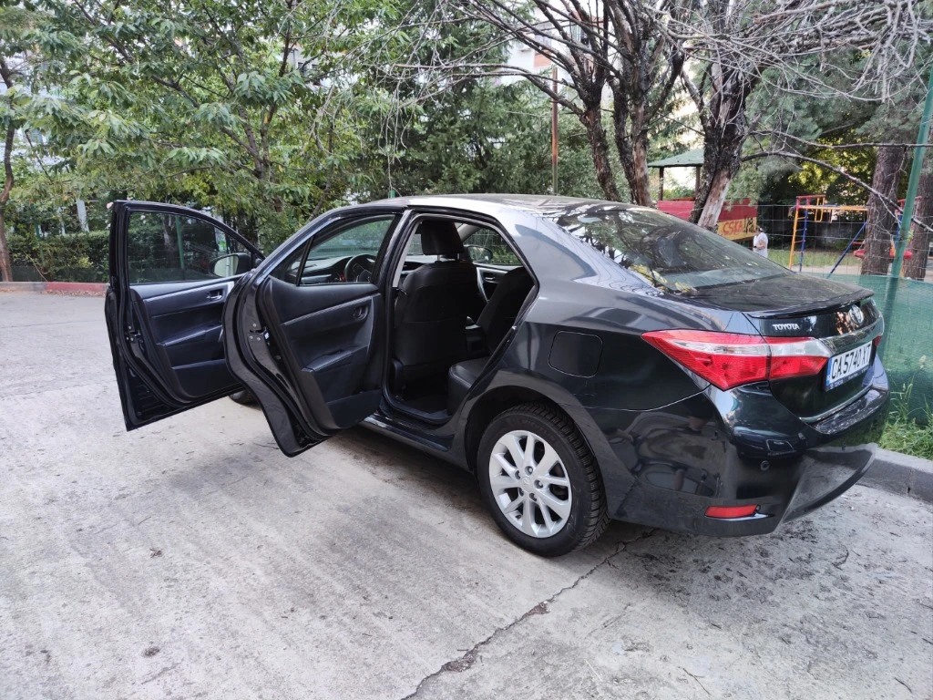 Toyota Corolla  1.6 Automatic Купена от Toyota BG, снимка 9 - Автомобили и джипове - 53968803