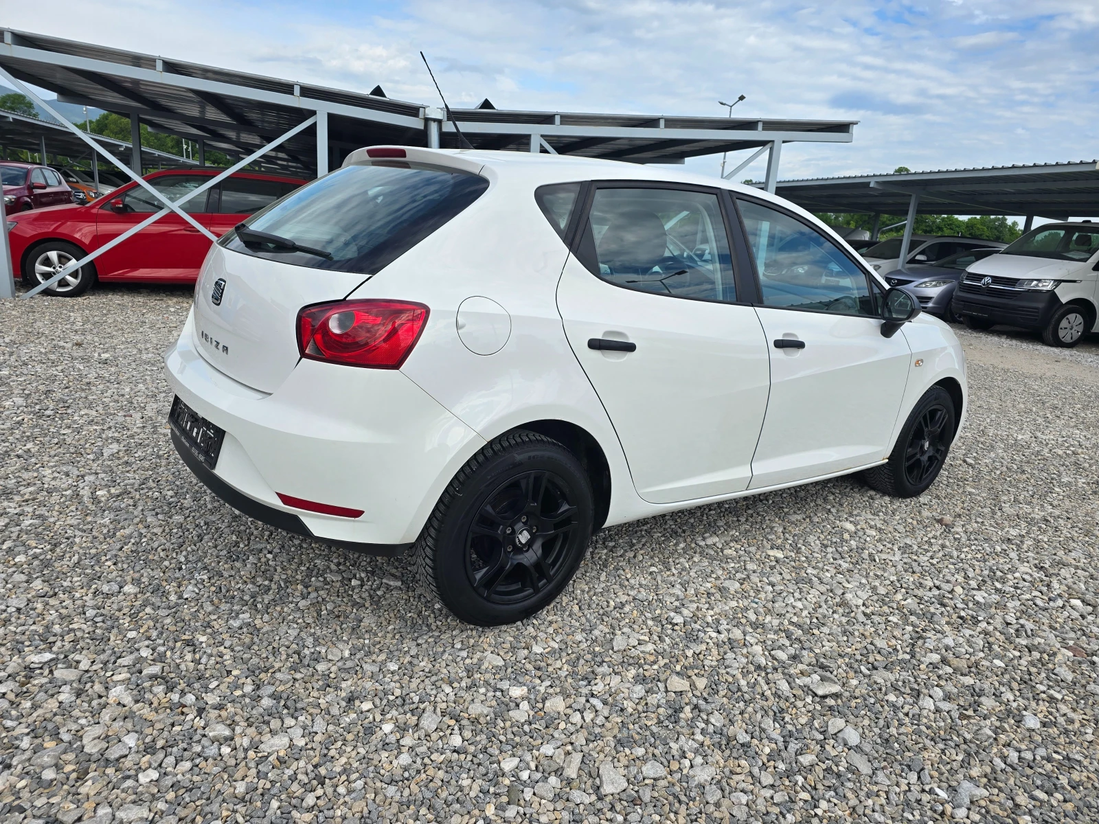 Seat Ibiza 1.2 БЕНЗИН ! ! РЕАЛНИ КИЛОМЕТРИ, снимка 5 - Автомобили и джипове - 54501347