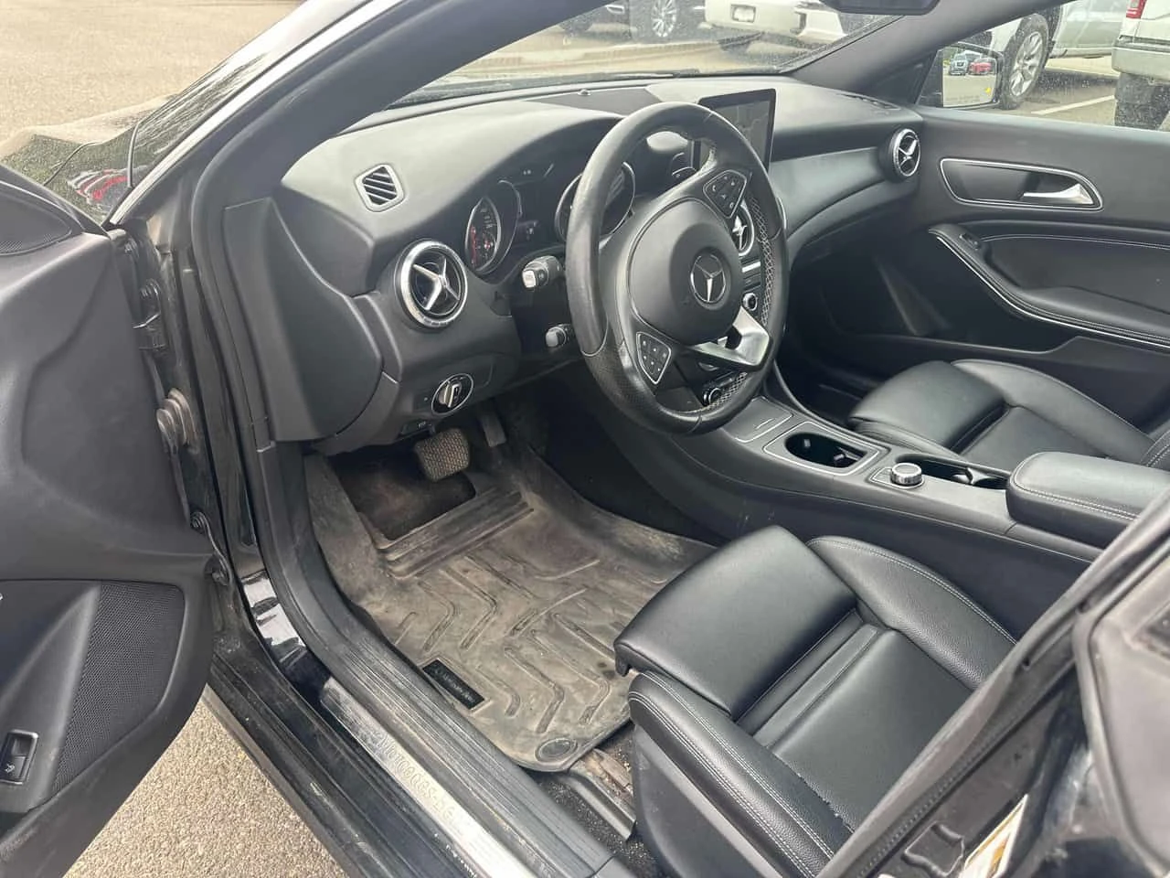 Mercedes-Benz CLA 250 4MATIC* ПОДГРЕВ* ПАНОРАМА* , снимка 5 - Автомобили и джипове - 54581878