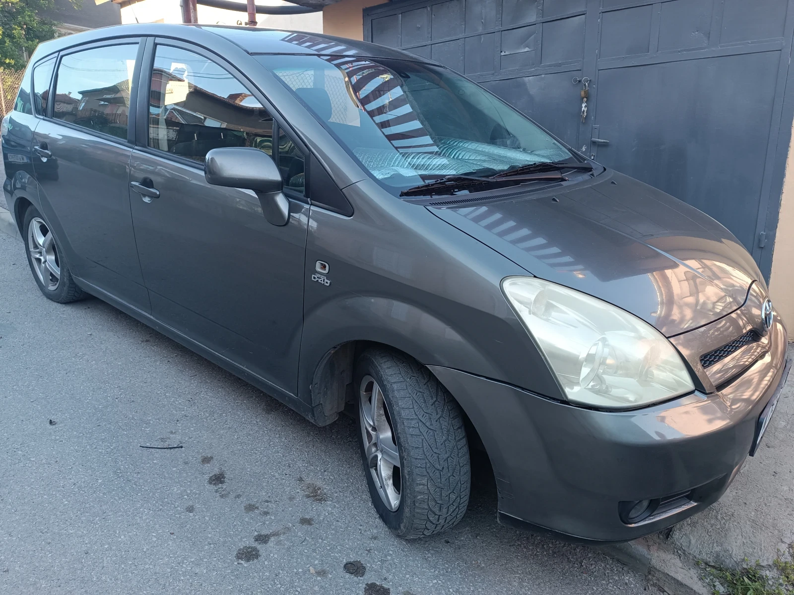 Toyota Corolla verso 2.0, снимка 3 - Автомобили и джипове - 54683093