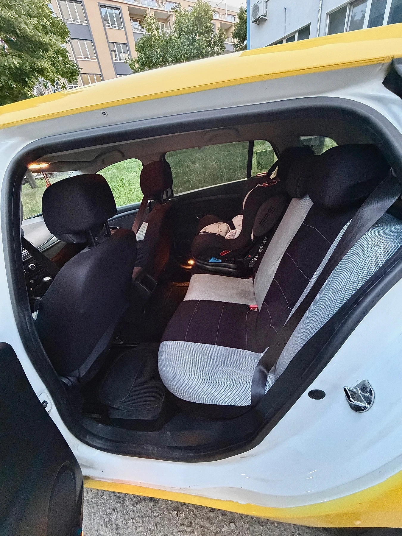 Renault Megane 1.5DCI, снимка 8 - Автомобили и джипове - 54874487