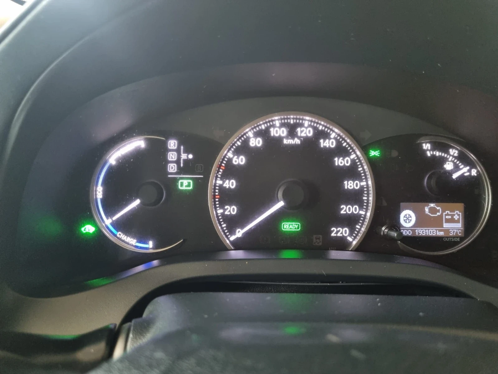 Lexus CT 200h, снимка 10 - Автомобили и джипове - 55750130