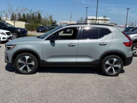Volvo XC40 Plus Dark Theme  CARFAX, снимка 2