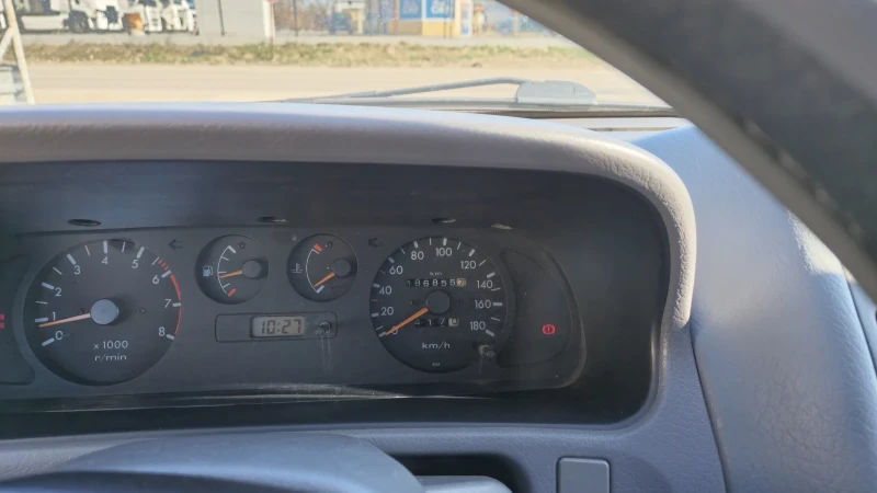 Nissan Terrano, снимка 6 - Автомобили и джипове - 49411635