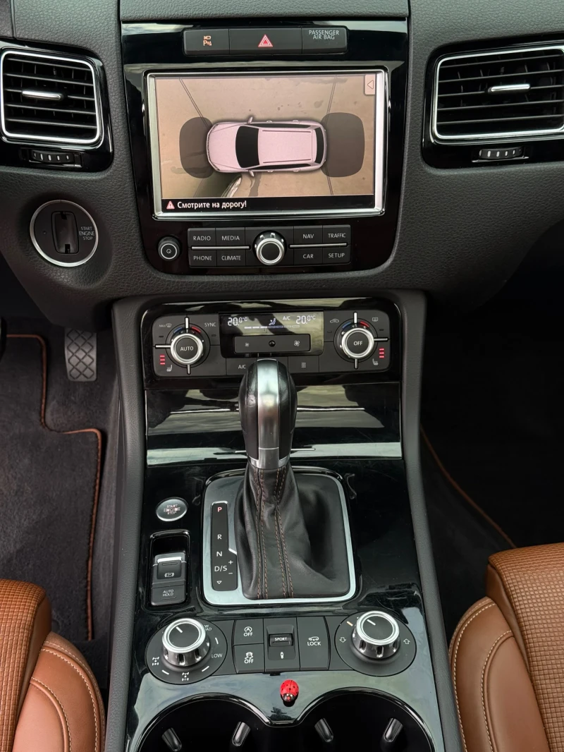 VW Touareg X 30TDi 245 * 360 камери* * Панорама* * Дистроник*, снимка 16 - Автомобили и джипове - 51755527