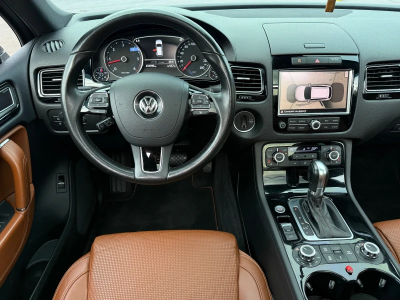 VW Touareg X 30TDi 245 * 360 камери* * Панорама* * Дистроник*, снимка 11 - Автомобили и джипове - 51755527