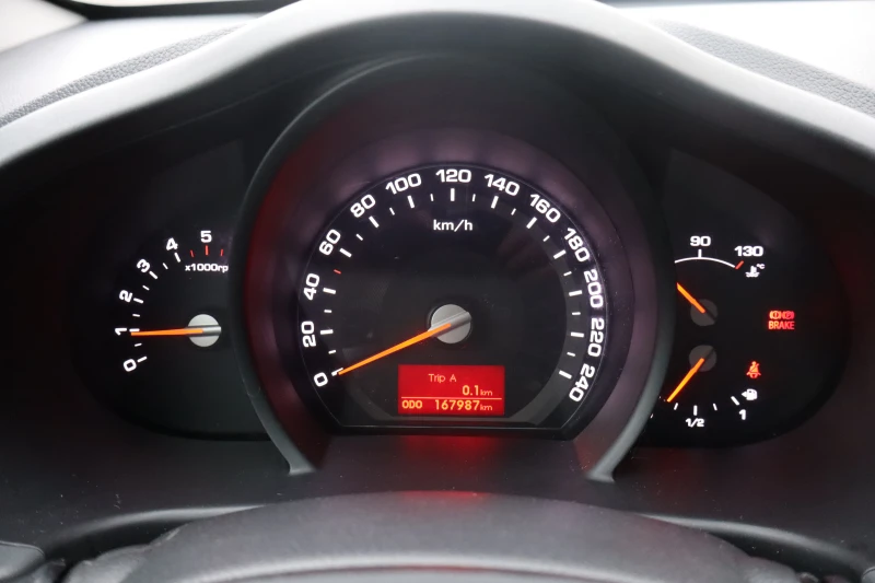 Kia Sportage 1.7CRDI* TOP, снимка 11 - Автомобили и джипове - 51876963