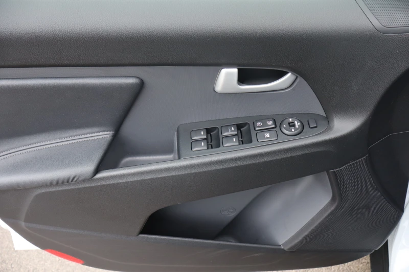 Kia Sportage 1.7CRDI* TOP, снимка 9 - Автомобили и джипове - 51876963