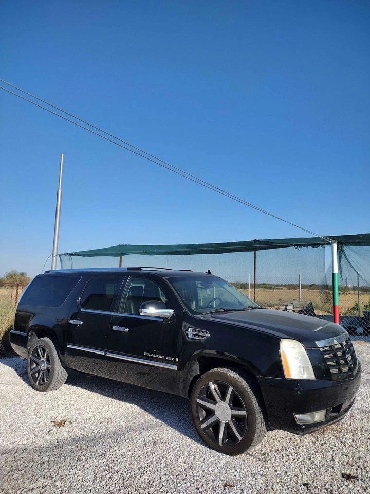 Cadillac Escalade ESV, снимка 2 - Автомобили и джипове - 47388226