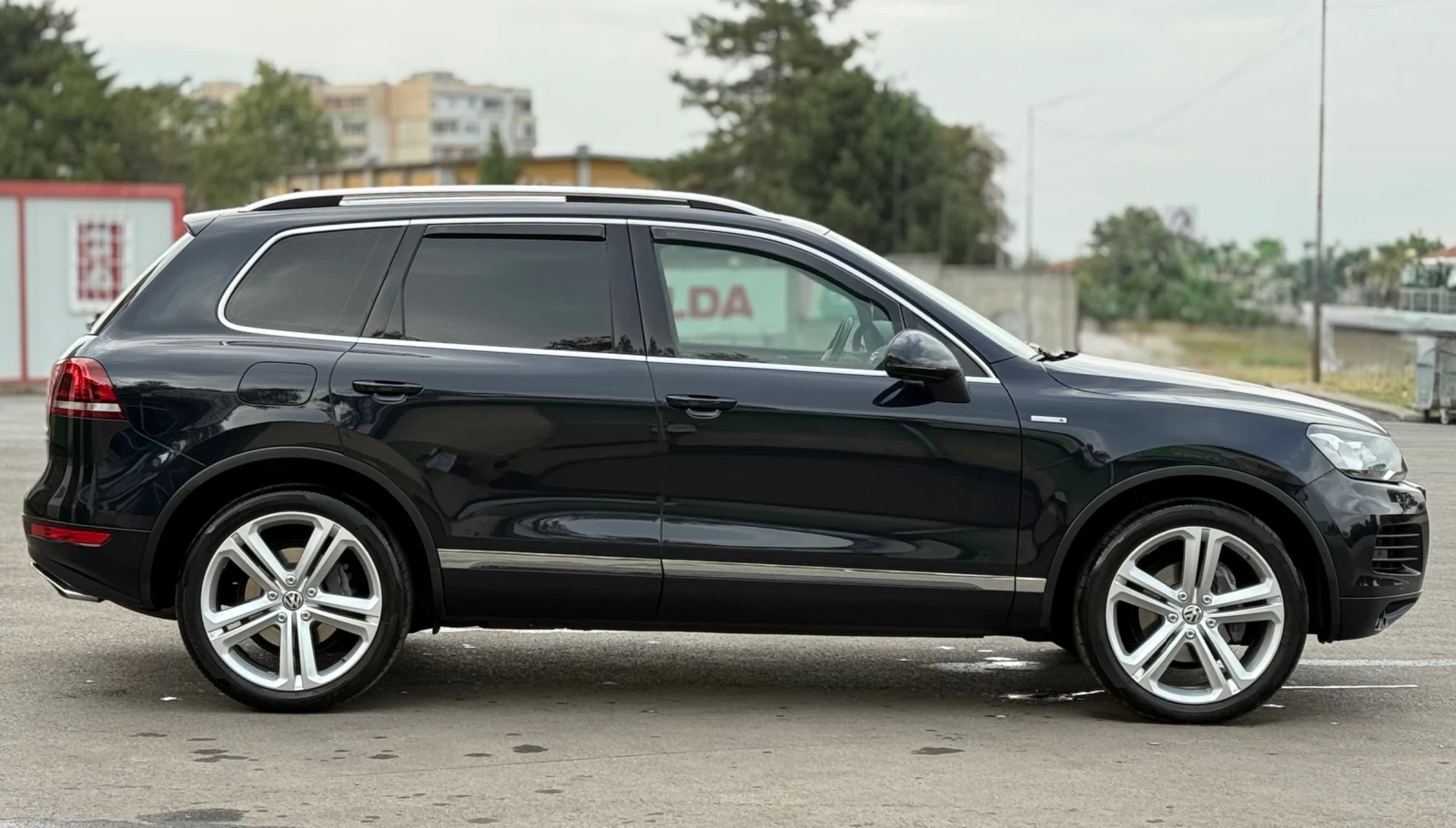 VW Touareg X 30TDi 245 * 360 камери* * Панорама* * Дистроник* - изображение 8
