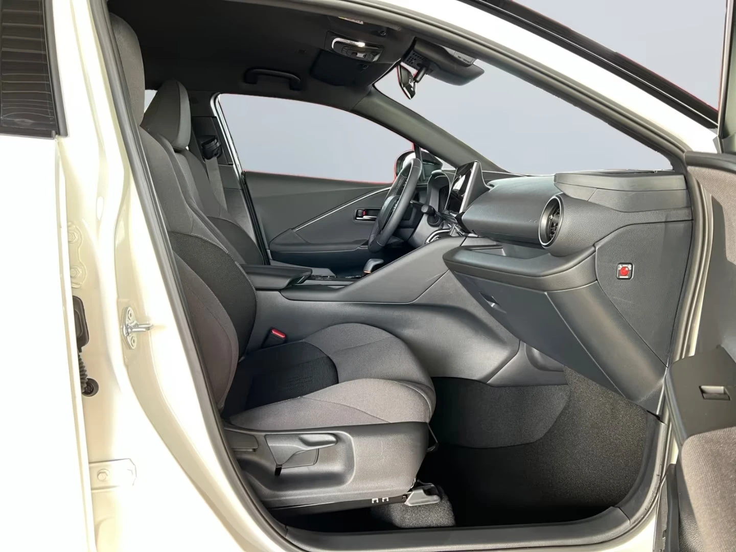 Toyota C-HR 1.8/HYBRID/STYLE/LED/CARPLAY/CAM/NAVI/120D - изображение 6