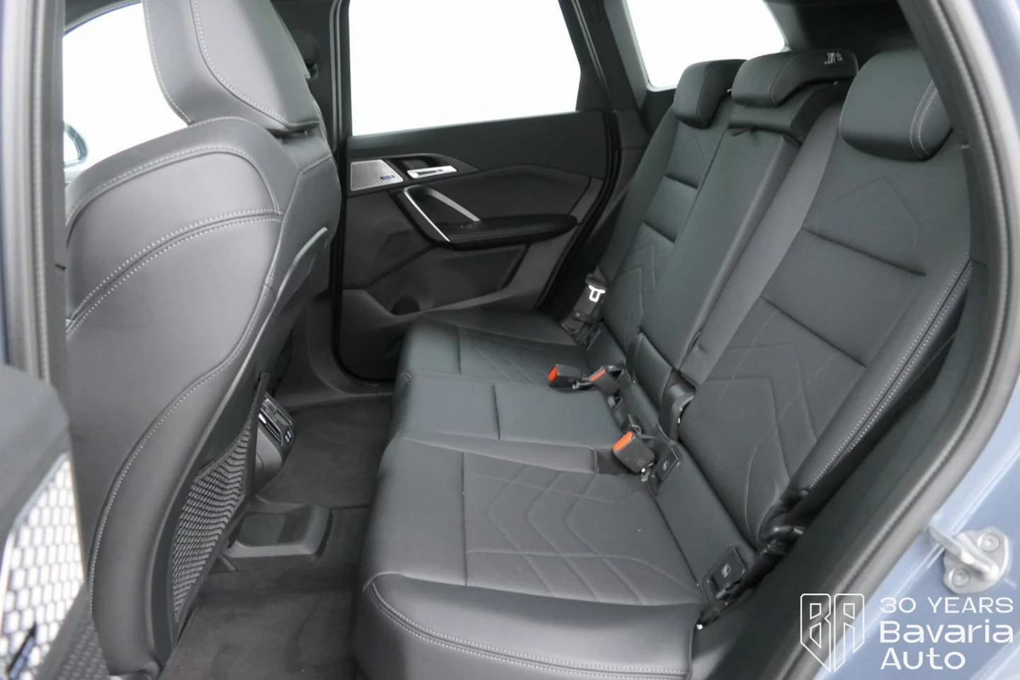 BMW iX1 30 xDrive M Sport Paket - изображение 8