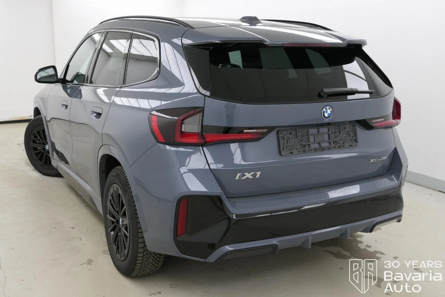 BMW iX1 30 xDrive M Sport Paket - изображение 2