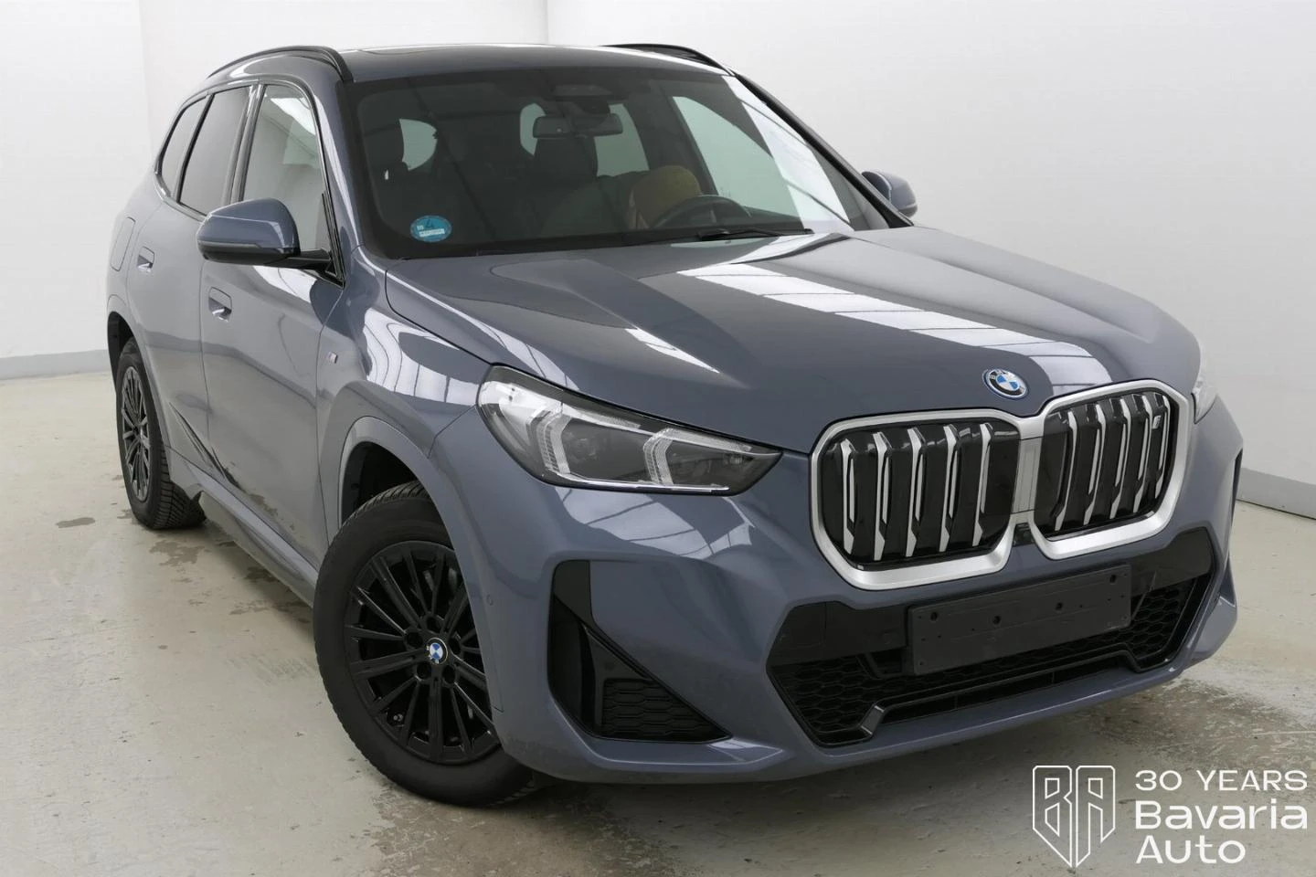 BMW iX1 30 xDrive M Sport Paket - изображение 4