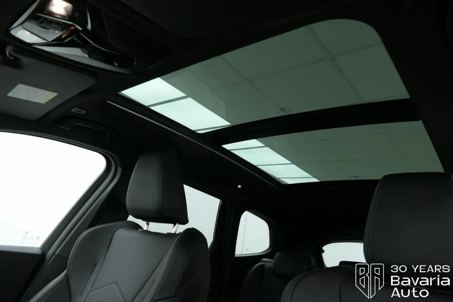 BMW iX1 30 xDrive M Sport Paket - изображение 9