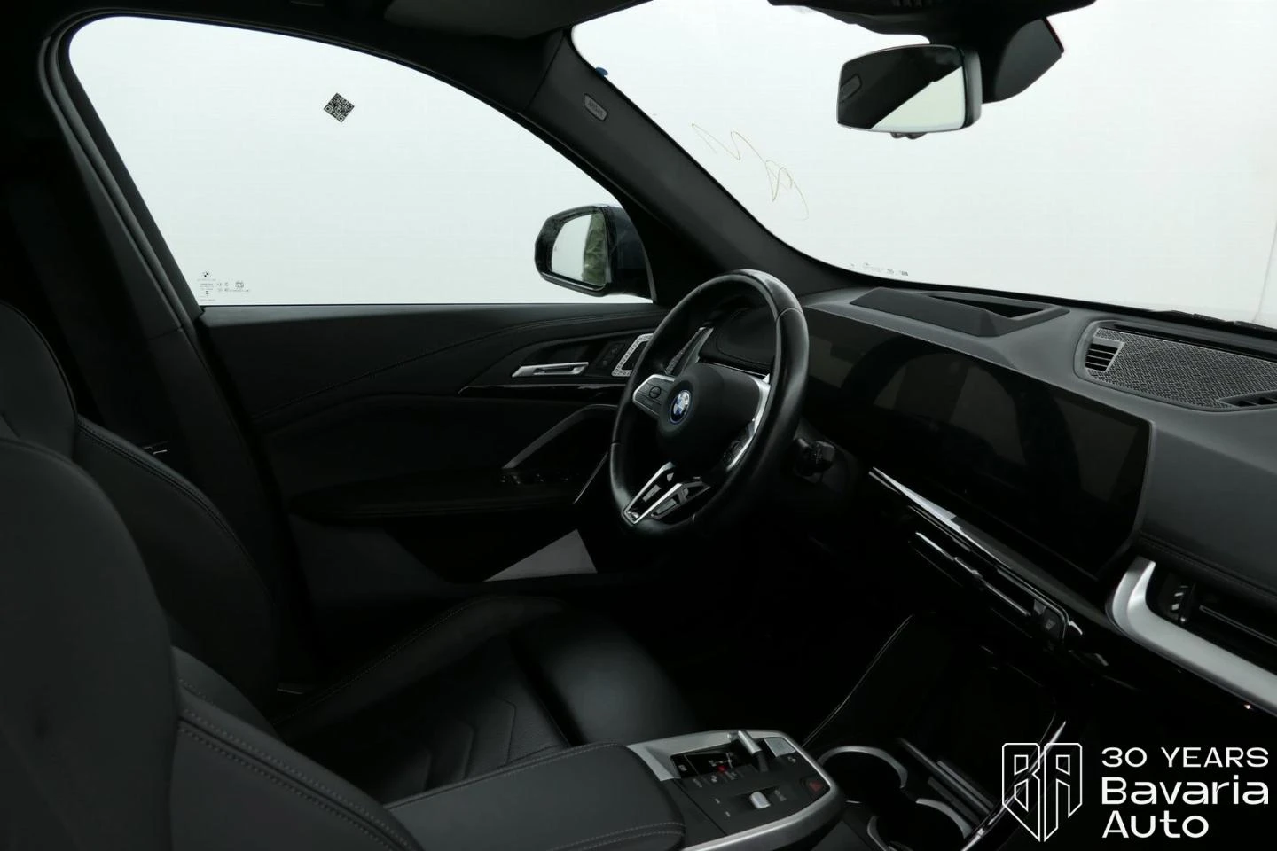 BMW iX1 30 xDrive M Sport Paket - изображение 7