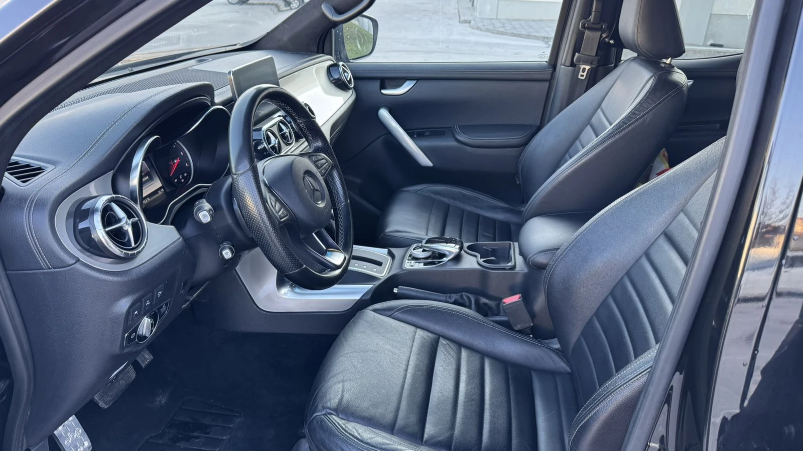 Mercedes-Benz X-Klasse 350, снимка 11 - Автомобили и джипове - 53749046