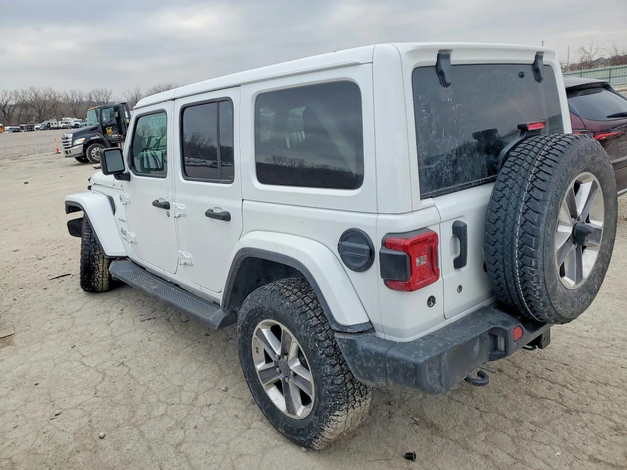 Jeep Wrangler Unlimited Sahara, снимка 3 - Автомобили и джипове - 54044545