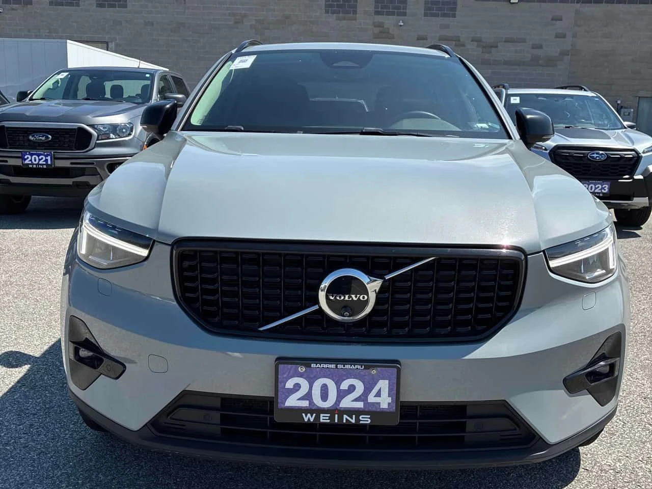 Volvo XC40 Plus Dark Theme  CARFAX, снимка 6 - Автомобили и джипове - 54864196