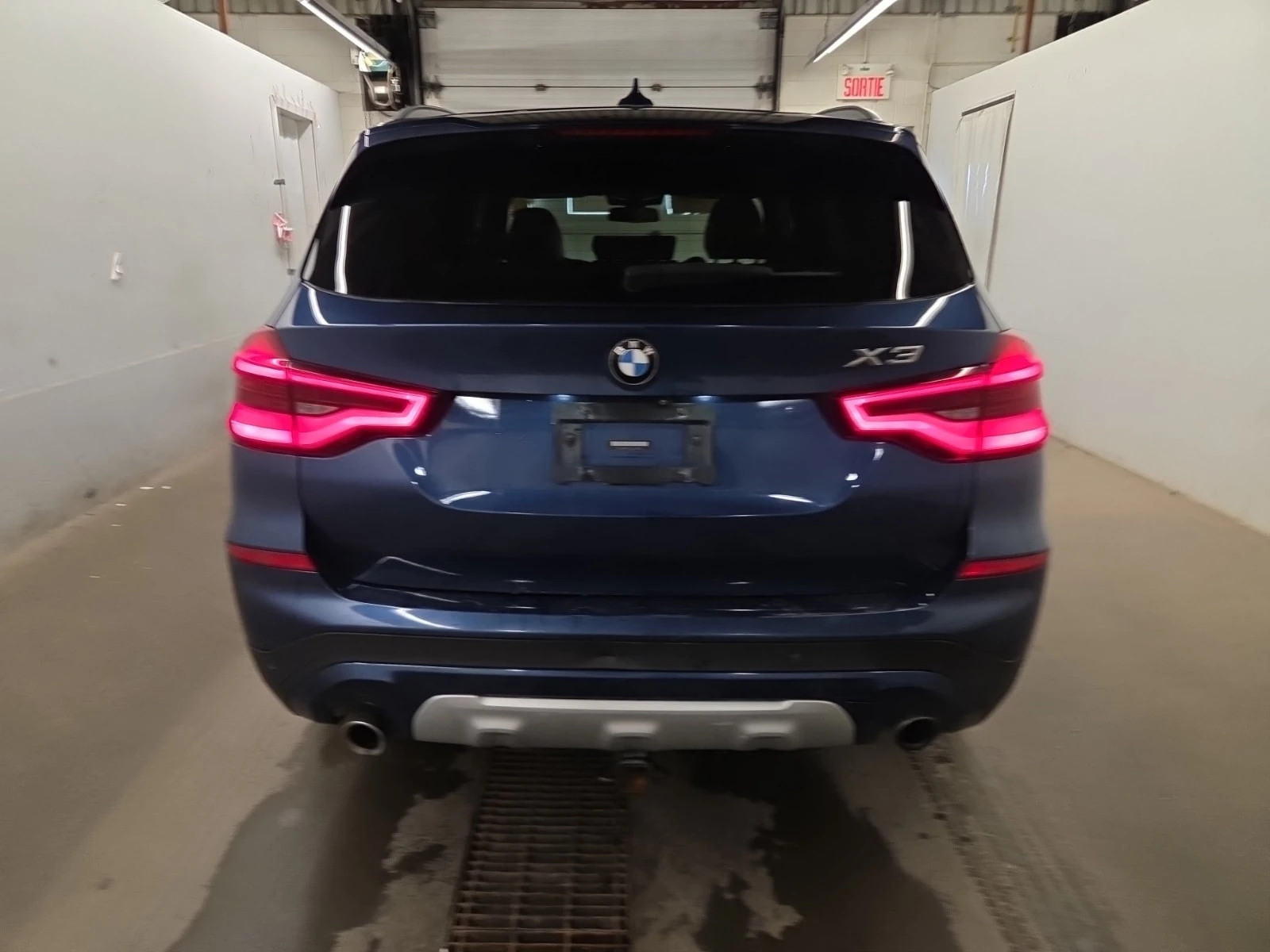 BMW X3 xDrive30i / АВТОКРЕДИТ / ПАНОРАМА / ПОДГРЕВИ , снимка 5 - Автомобили и джипове - 55847295