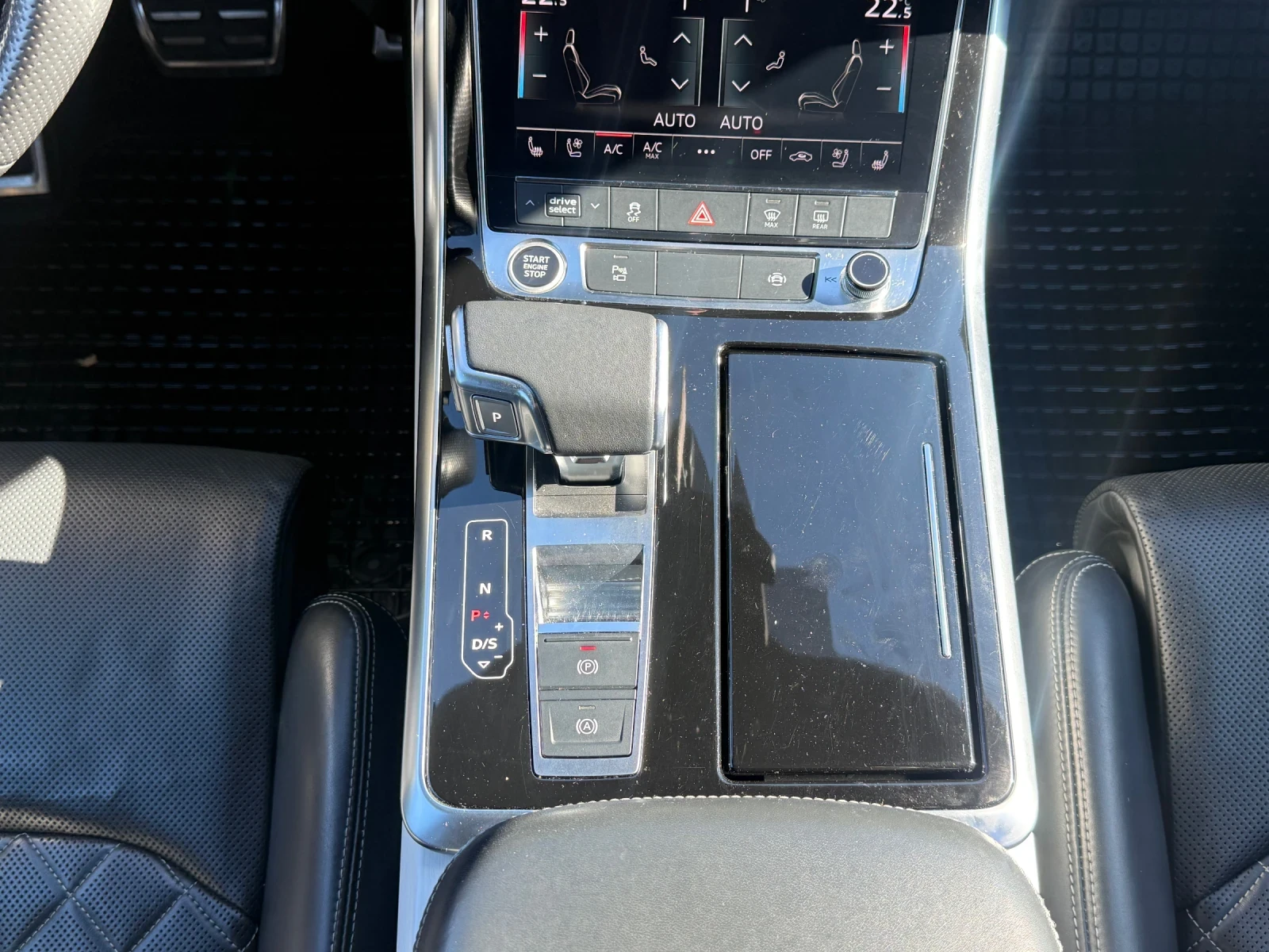Audi Q8 3.0TDi quattro* distronic* digital* , снимка 12 - Автомобили и джипове - 56598380