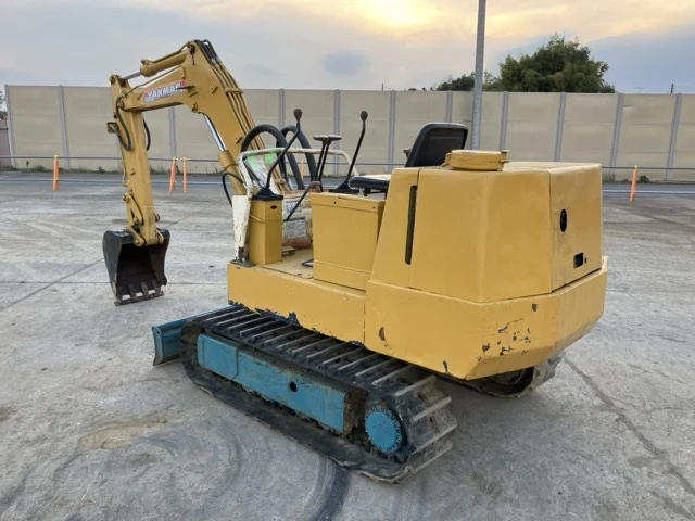 Багер Yanmar YB201U - ОЧАКВАН 14.08.2026!!!, снимка 3 - Индустриална техника - 54195007