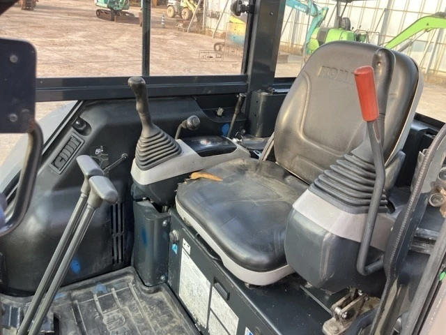 Багер Komatsu PC30MR / КАБИНА / ПЕРФЕКТЕН / ОЧАКВАН ВНОС, снимка 10 - Индустриална техника - 55832606