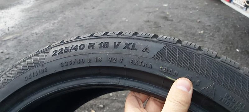 Гуми Зимни 225/40R18, снимка 9 - Гуми и джанти - 31480659