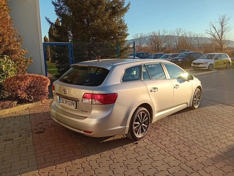 Toyota Avensis 2.0 D4D, снимка 6 - Автомобили и джипове - 48376779