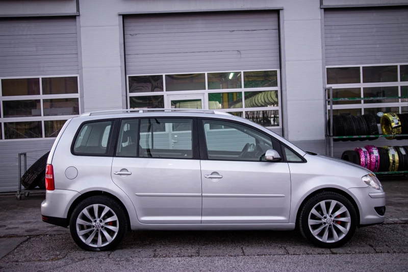 VW Touran 1.9 TDI, снимка 5 - Автомобили и джипове - 48581362