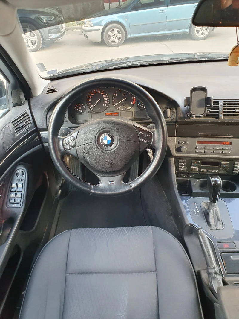 BMW 525 i, снимка 12 - Автомобили и джипове - 51919023